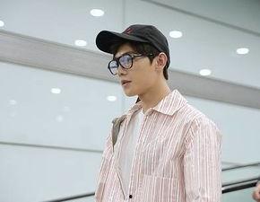 杨洋明星全身照片,魅力四溢，风采夺目