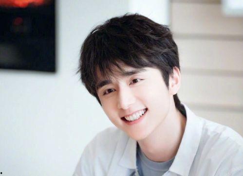 泰国95后男明星,青春活力，魅力四射