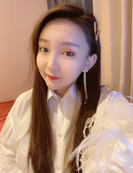 快手网红小敏,短视频时代的魅力女神