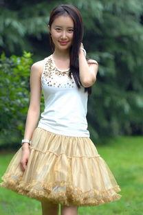 35岁女子做成网红裙子,时尚潮流的逆袭传奇