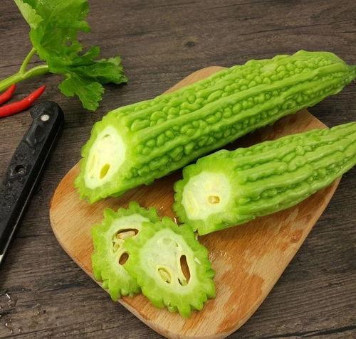 独自吃瓜什么意思,揭秘网络热点的孤独观照